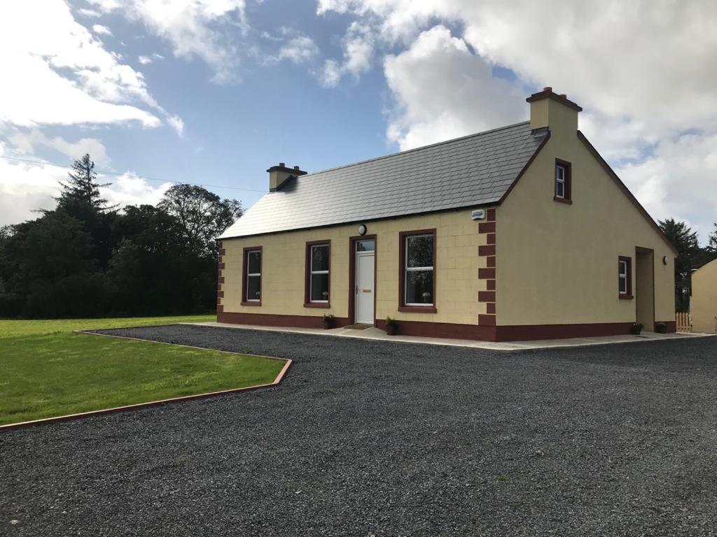 Joes Cottage Droíchead an Chláir エクステリア 写真