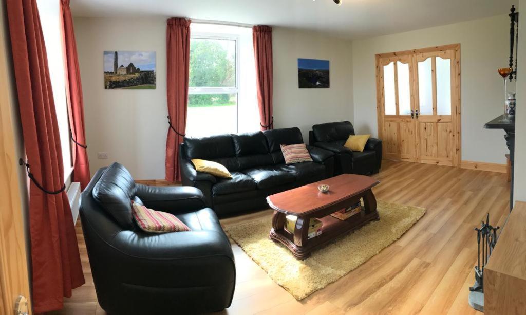 Joes Cottage Droíchead an Chláir エクステリア 写真