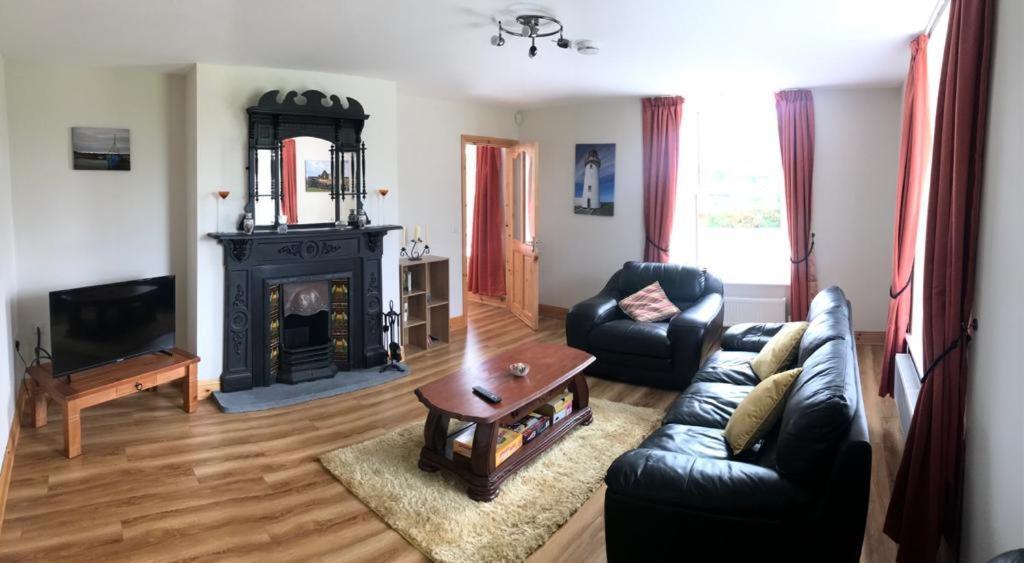 Joes Cottage Droíchead an Chláir エクステリア 写真